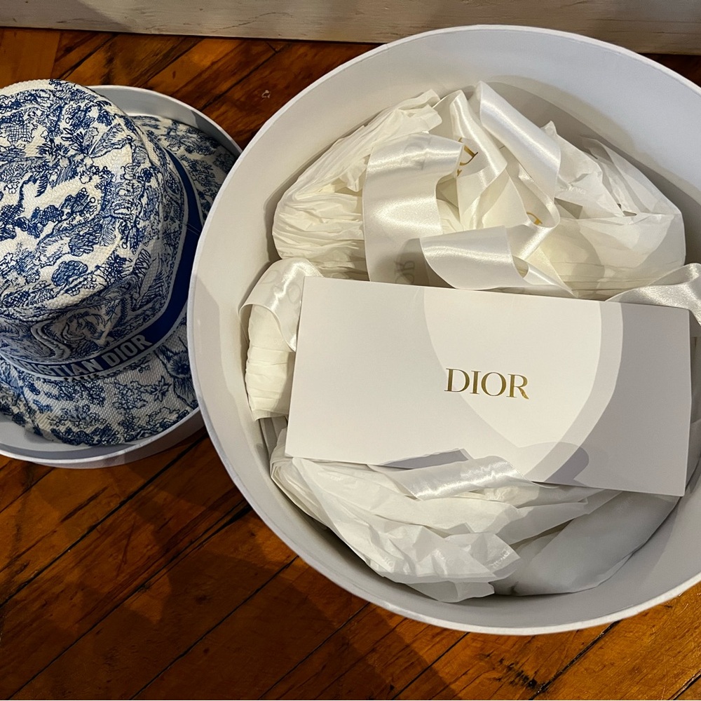Christian Dior Toile De Jouy Embroidered Bucket Hat - Picture 3 of 5